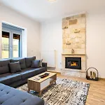 Ag Stone - Idyllic Beachside In Villa *