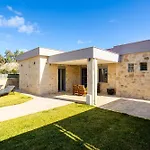 Ag Stone - Idyllic Beachside In *