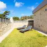 Ag Stone - Idyllic Beachside In