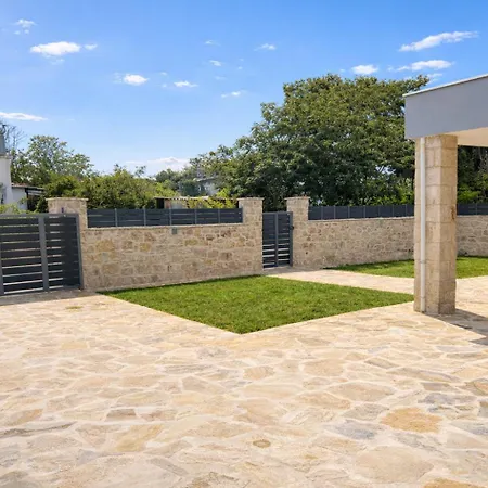 Villa Ag Stone - Idyllic Beachside In Íszthmia