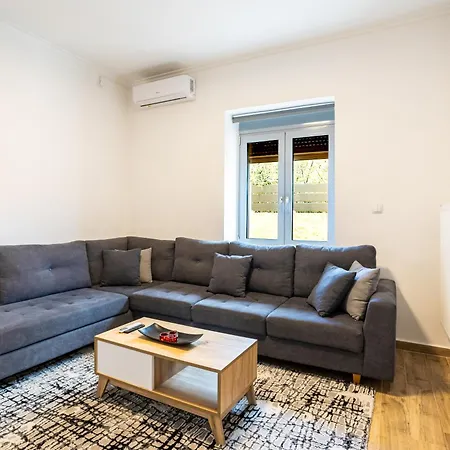 Villa Ag Stone - Idyllic Beachside In *