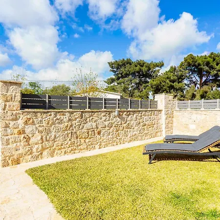 Villa Ag Stone - Idyllic Beachside In *