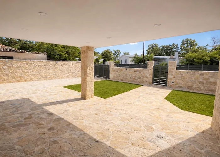 Ag Stone - Idyllic Beachside In Villa Íszthmia