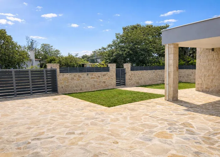 Villa Ag Stone - Idyllic Beachside In Íszthmia